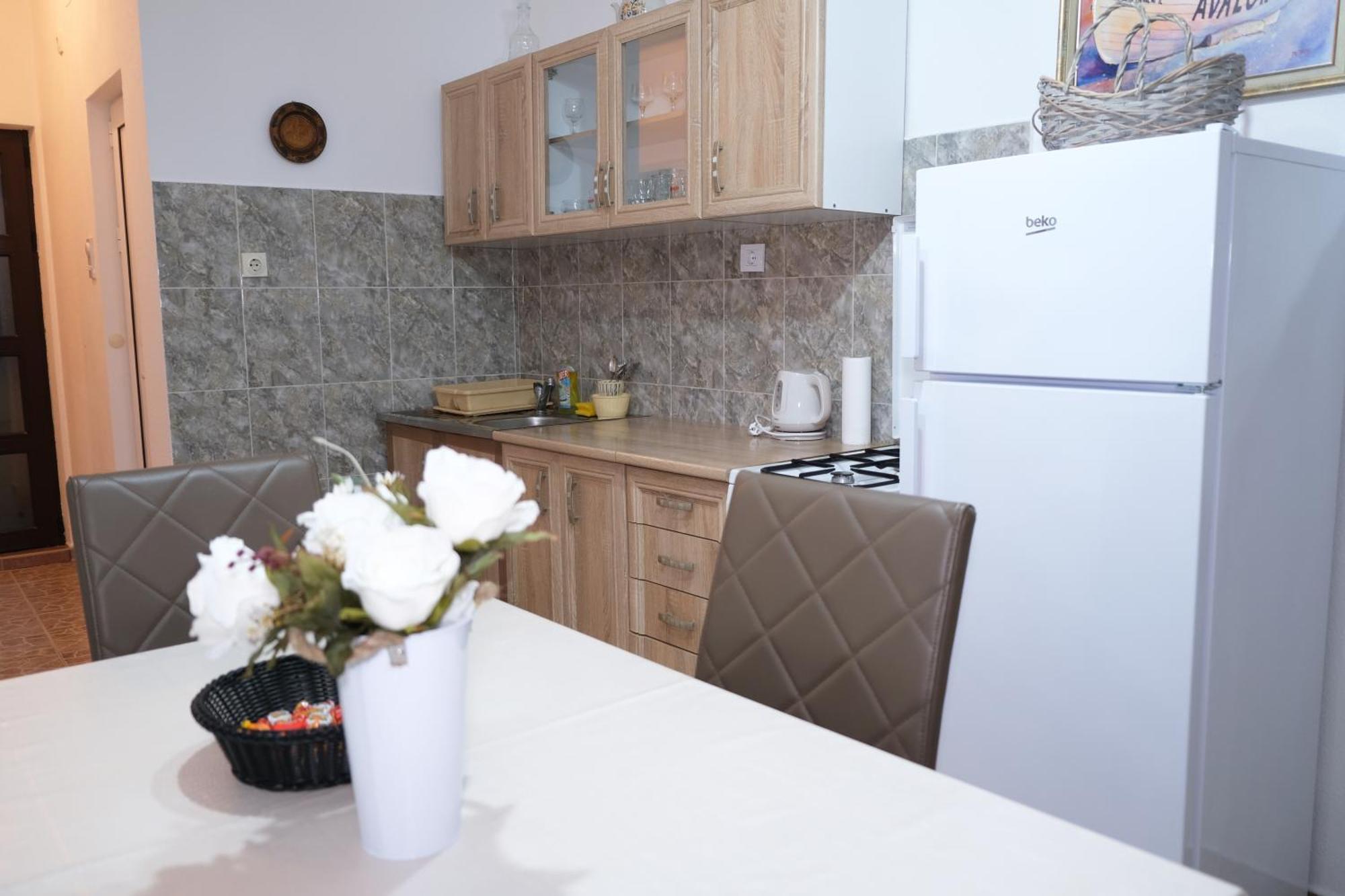 Janosevic Apartment Sutomore