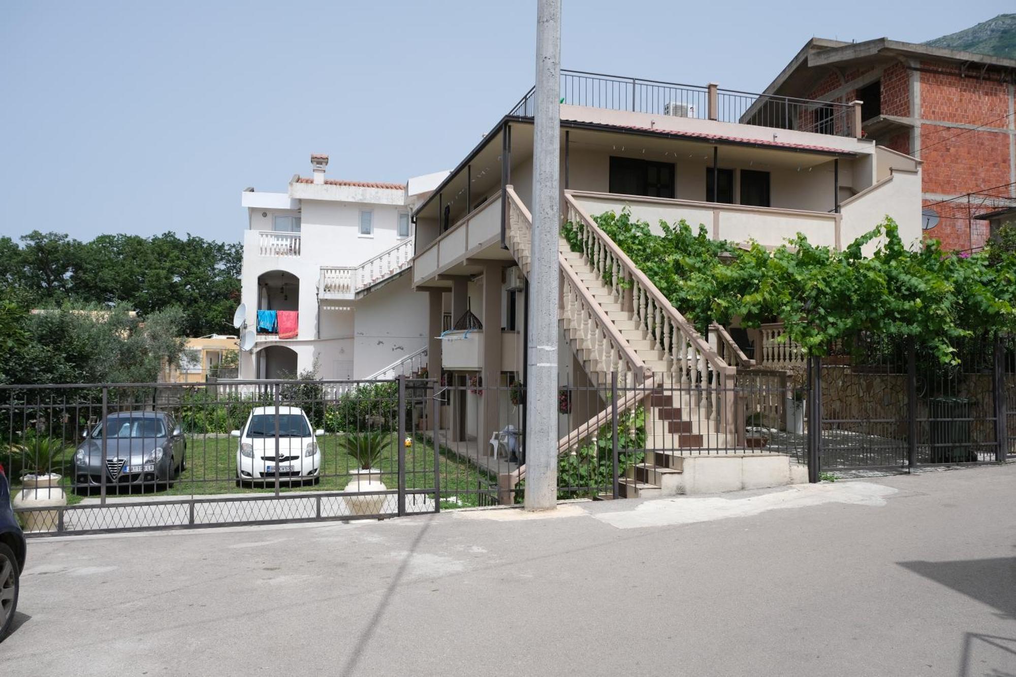 Janosevic Apartment *